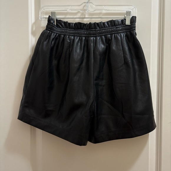 NWT Reset Zaria Faux Black Leather Pull On Shorts With Pockets Women’s Size MD - Picture 2 of 3